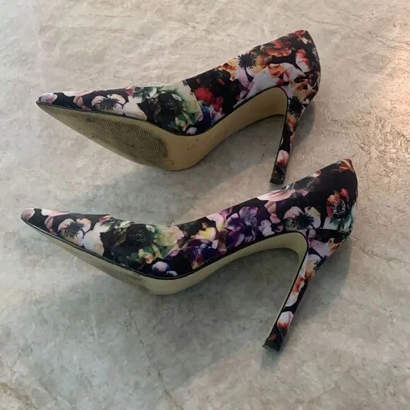 GUESS Floral Heels Size 9 - Picture 3 of 7